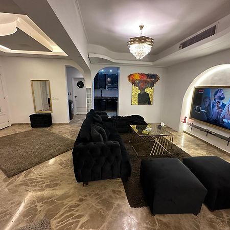Modern 1-Bedroom Apartment In Zamalek Visits Allowed El El Cairo Exterior foto