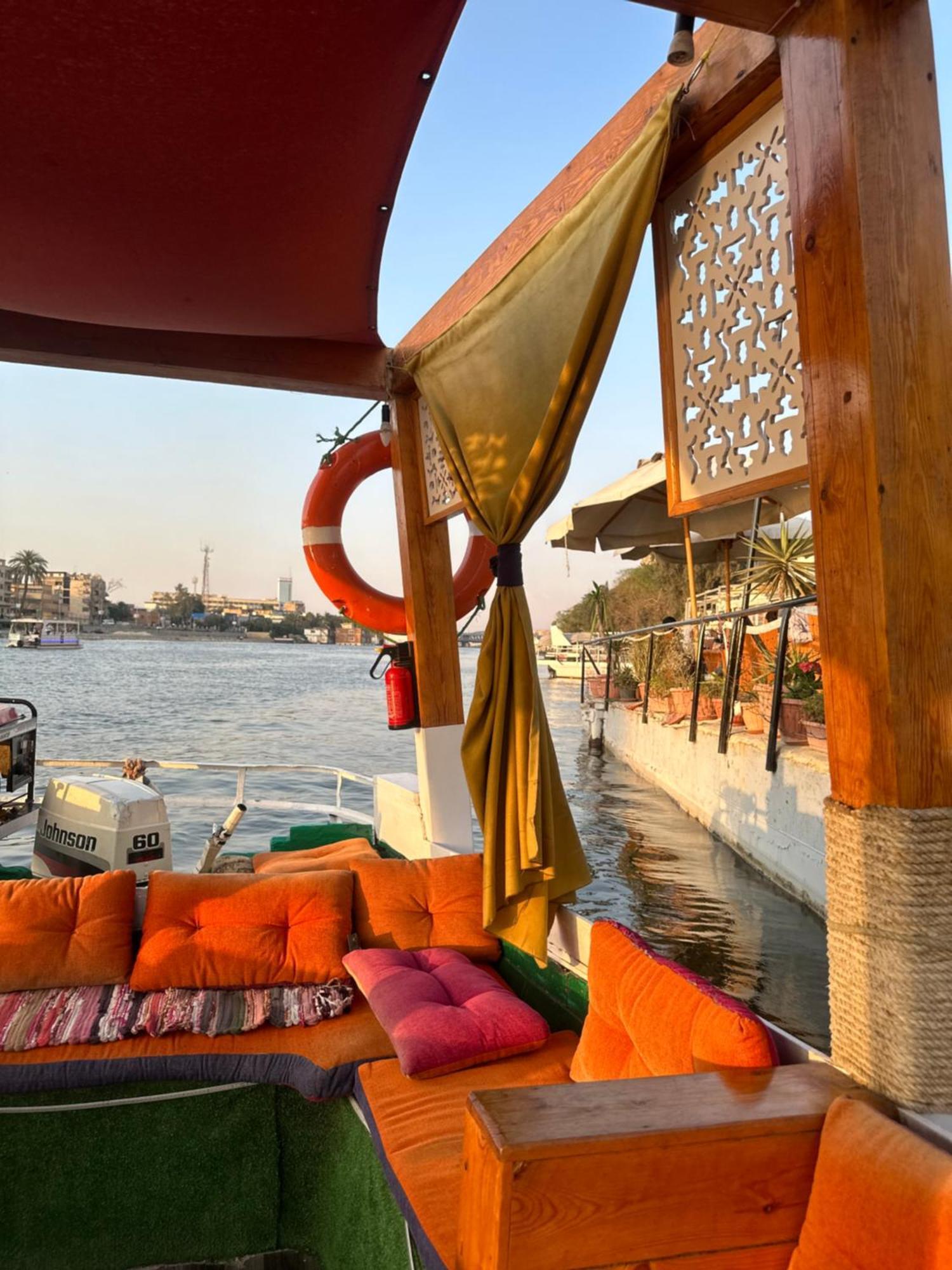 Modern 1-Bedroom Apartment In Zamalek Visits Allowed El El Cairo Exterior foto